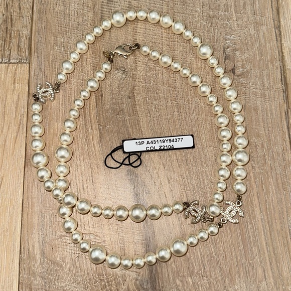 Like New! CHANEL pearl necklace - Picture 7 of 9